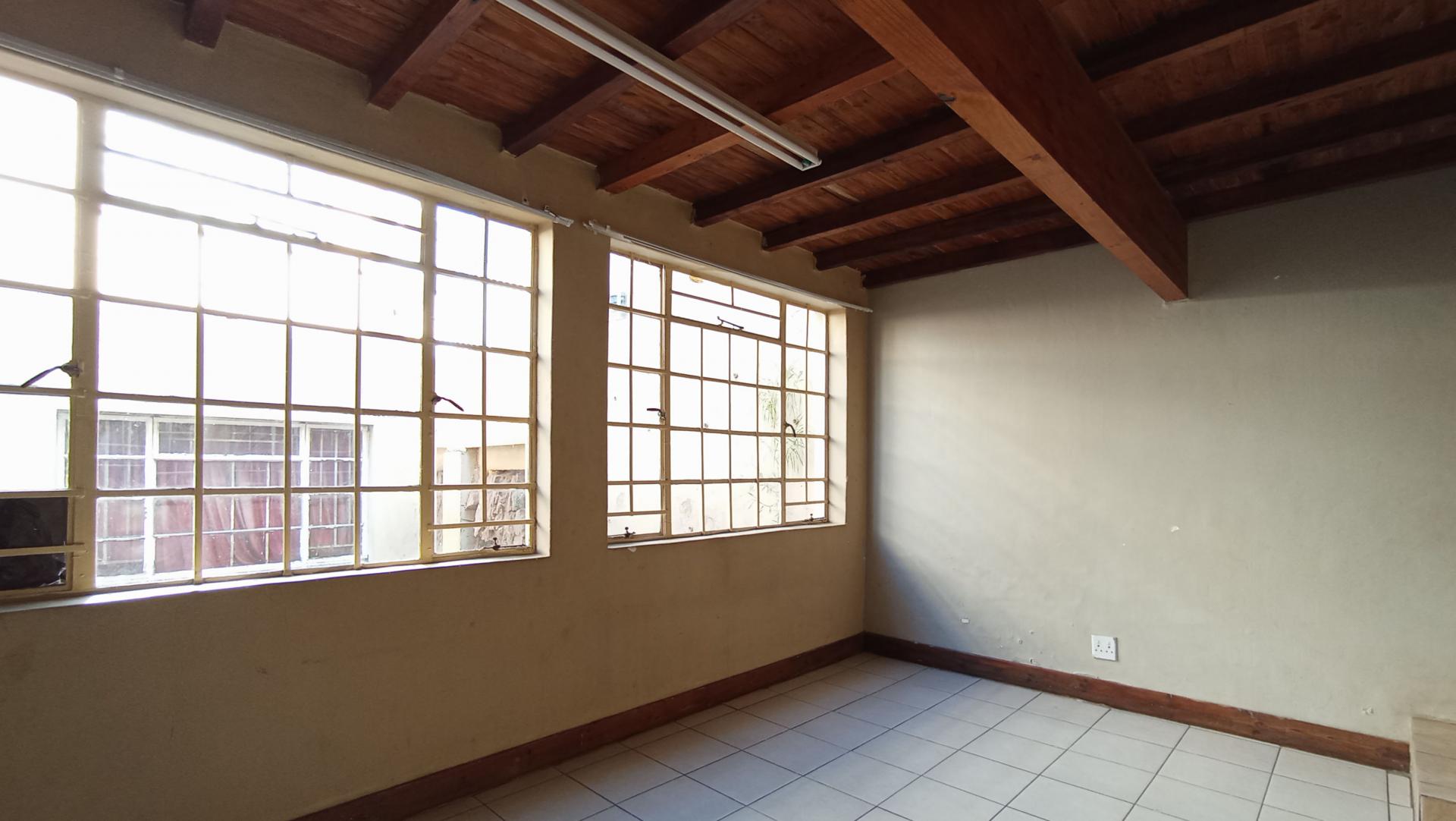 Lounges - 20 square meters of property in Brixton