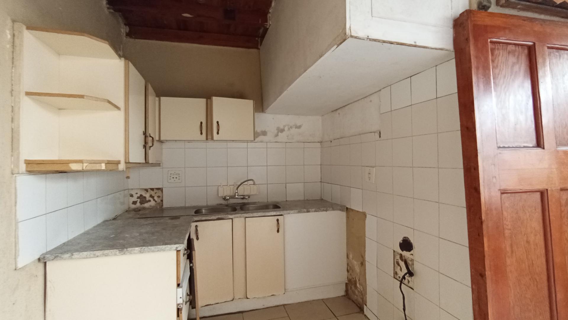 Kitchen - 4 square meters of property in Brixton