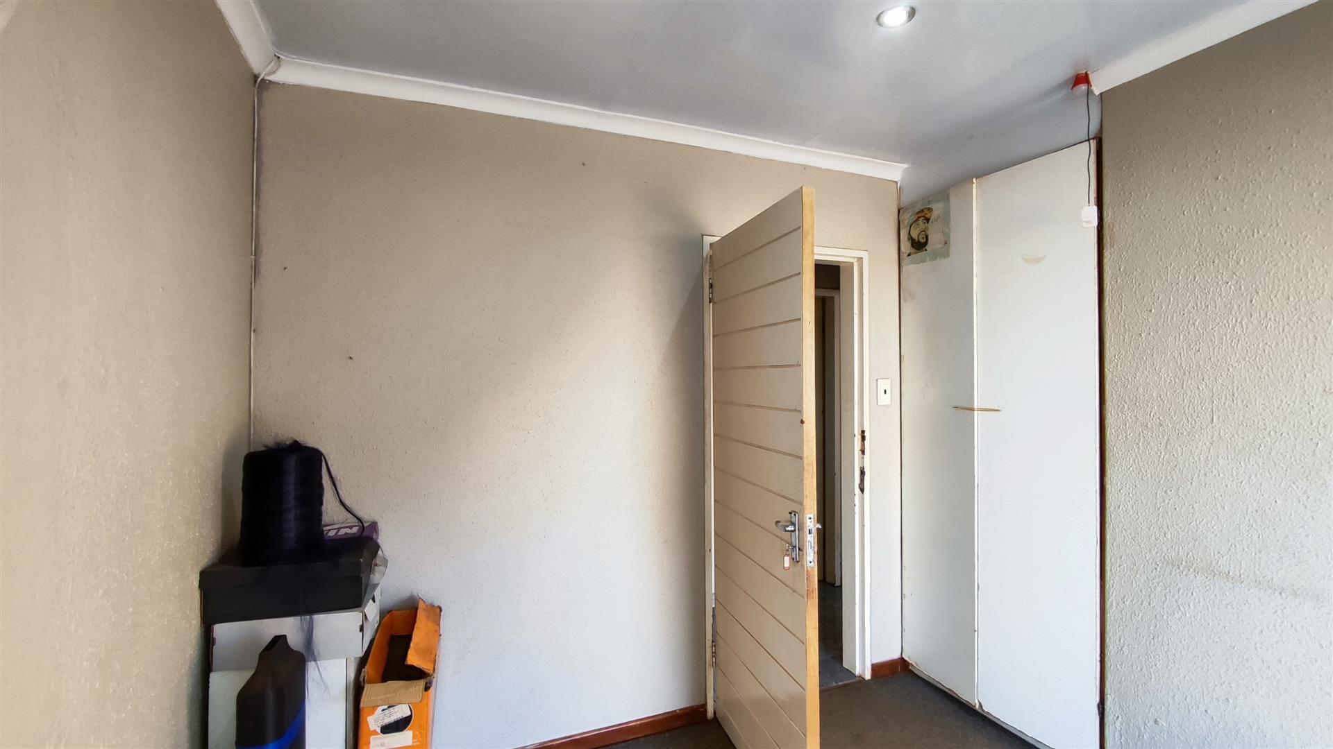Bed Room 1 - 10 square meters of property in Palm Ridge