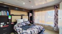 Main Bedroom - 17 square meters of property in Palm Ridge