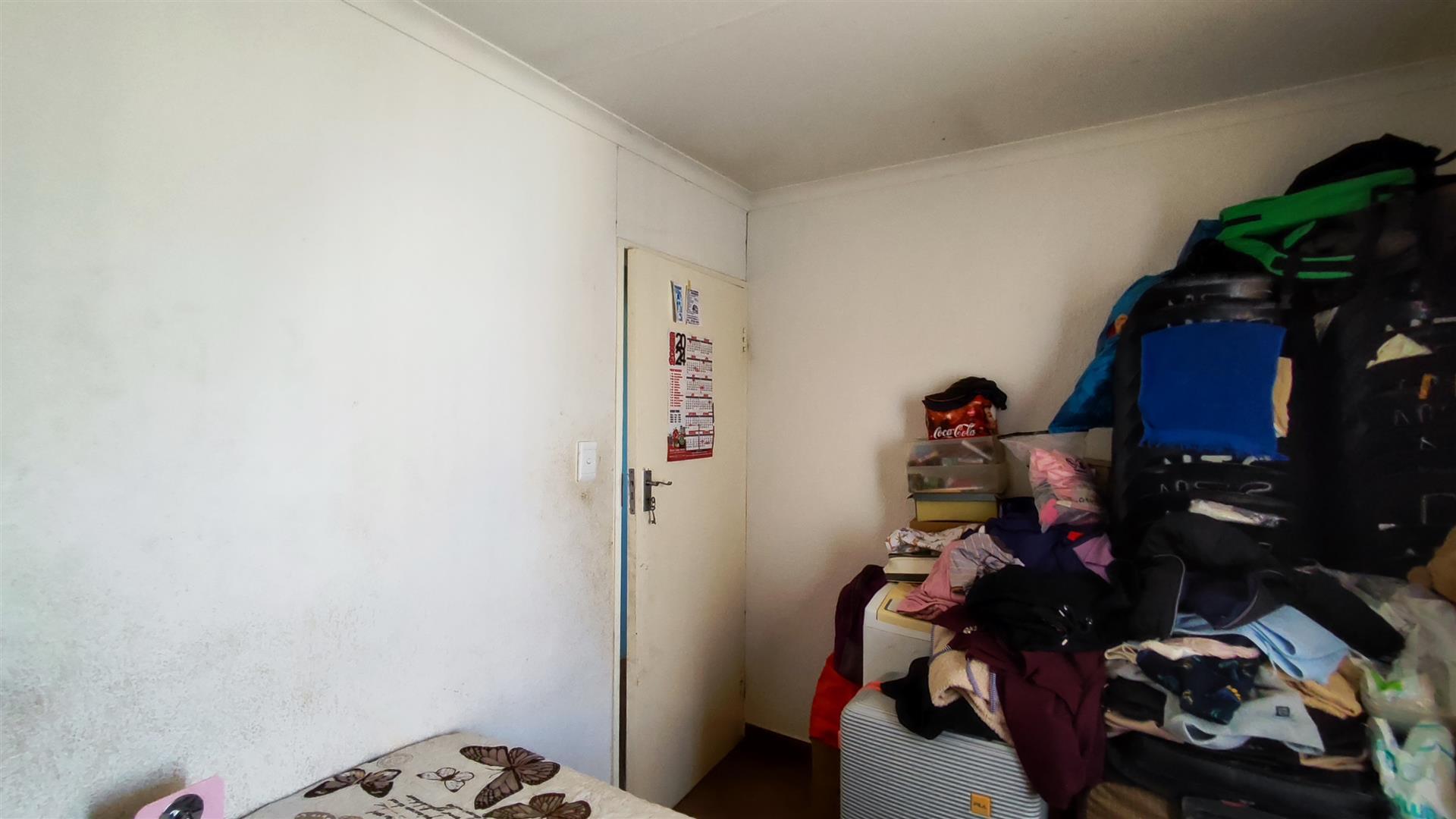 Bed Room 1 - 9 square meters of property in Evaton West