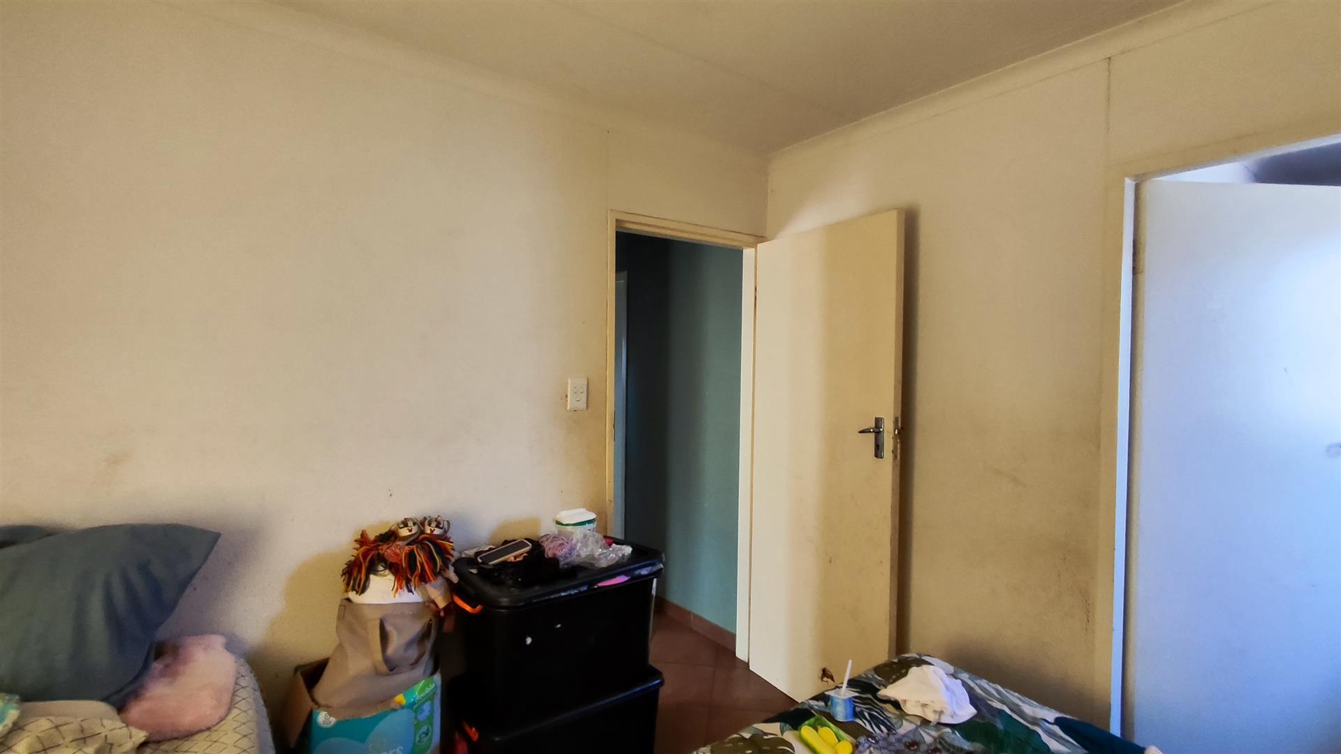 Main Bedroom - 11 square meters of property in Evaton West