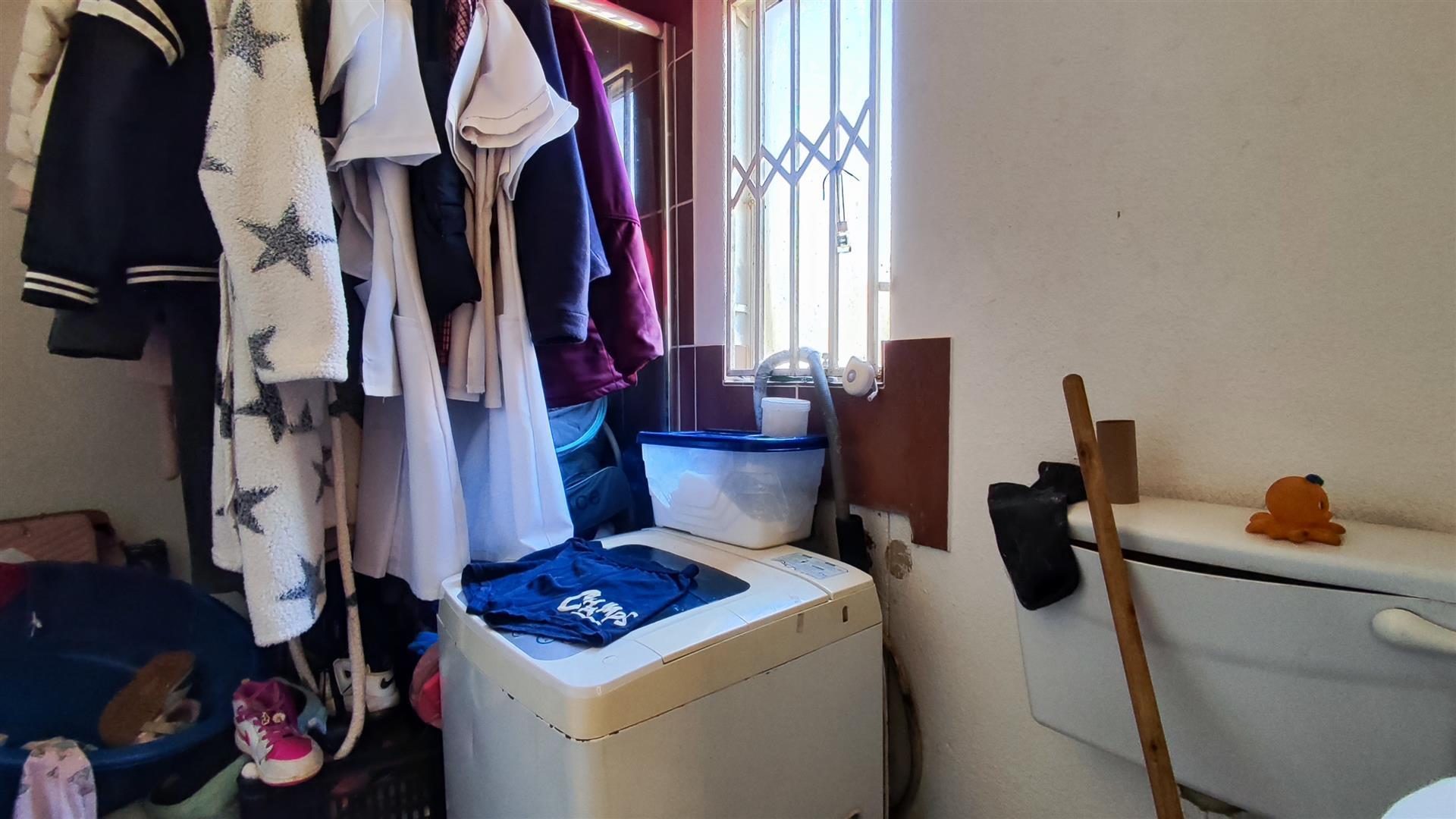 Main Bathroom - 4 square meters of property in Evaton West