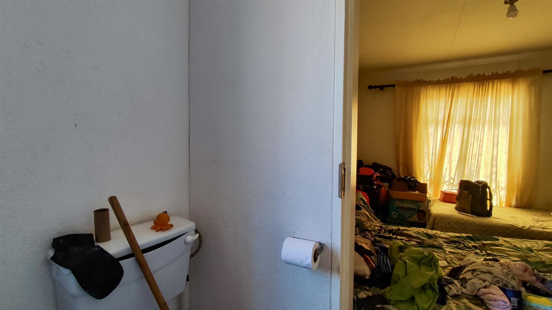 Main Bathroom - 4 square meters of property in Evaton West