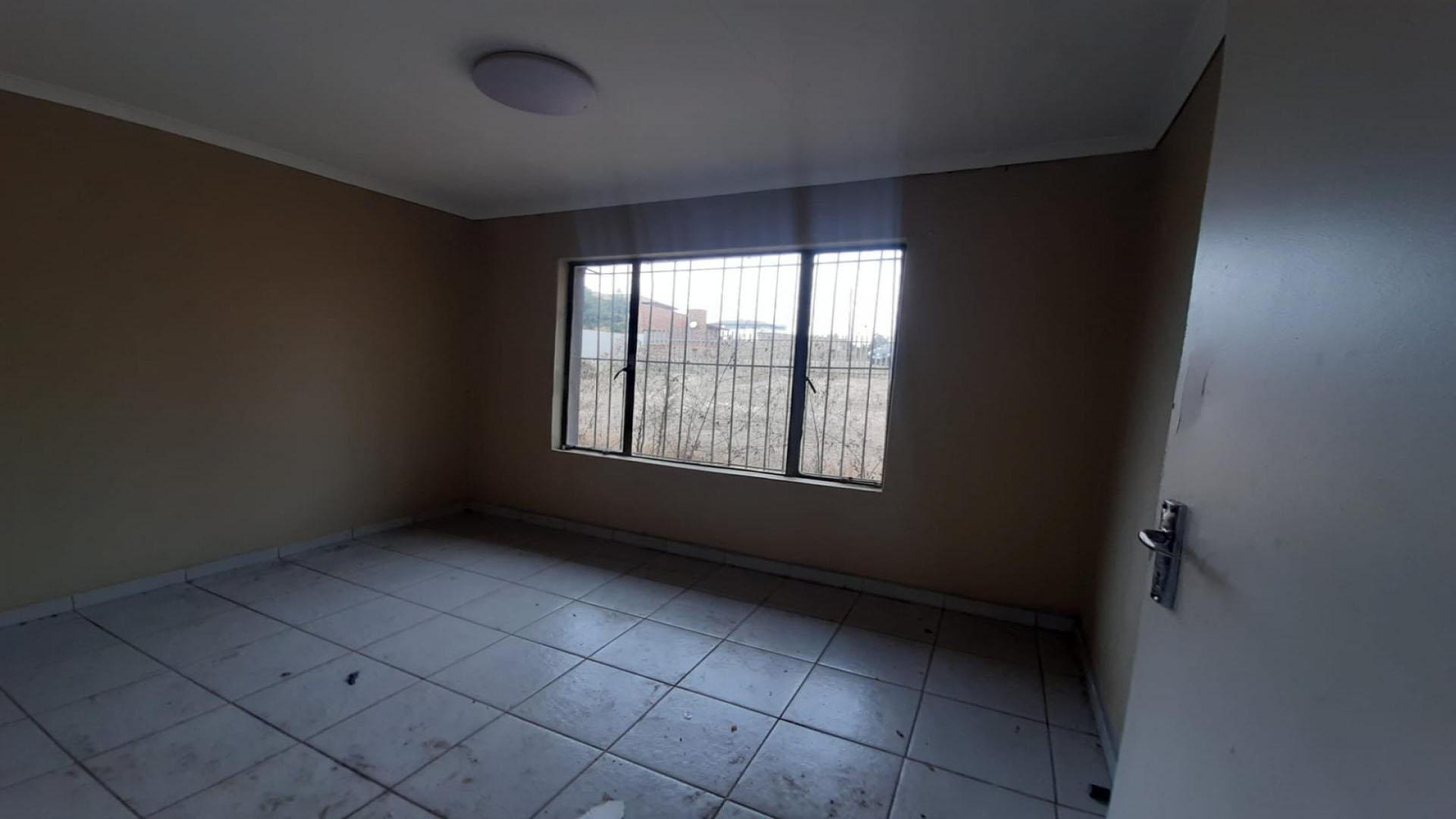 Bed Room 2 of property in Greenhills