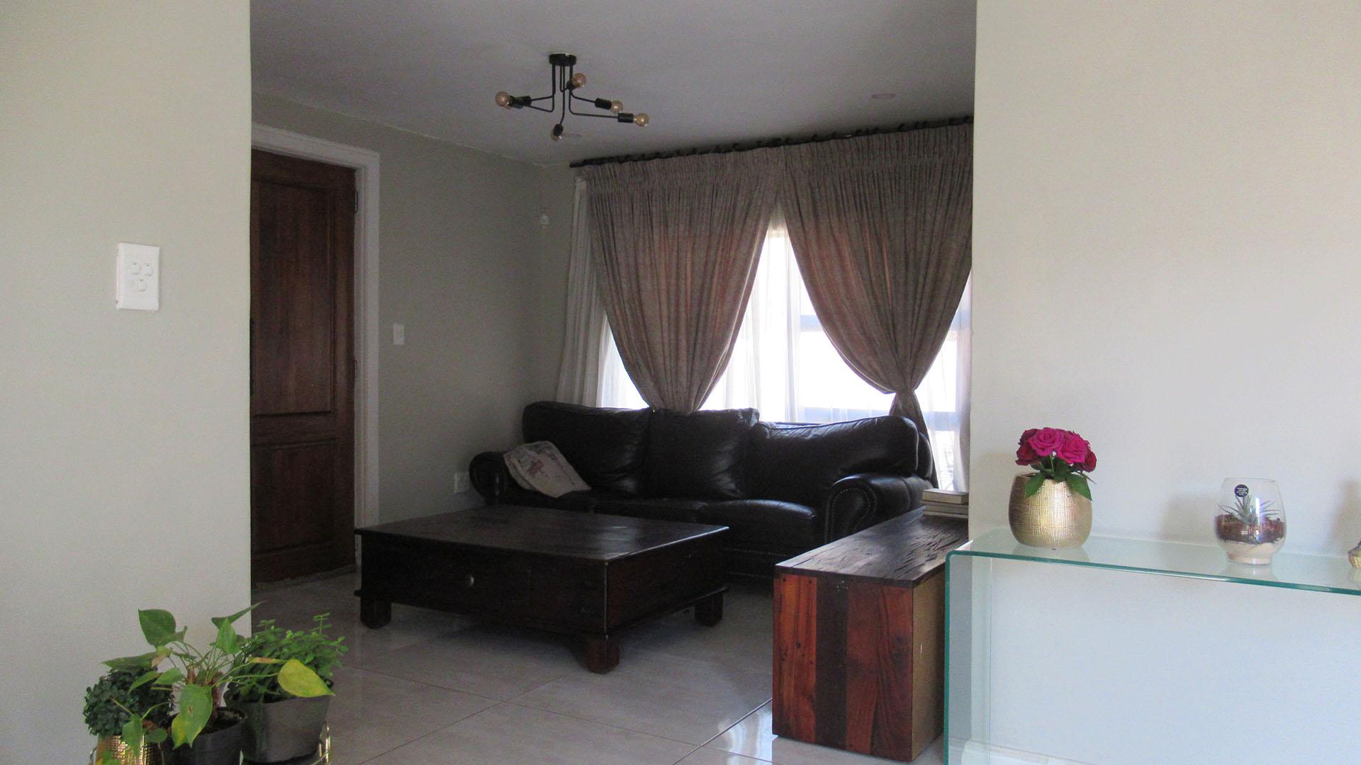 TV Room - 11 square meters of property in Cosmo City