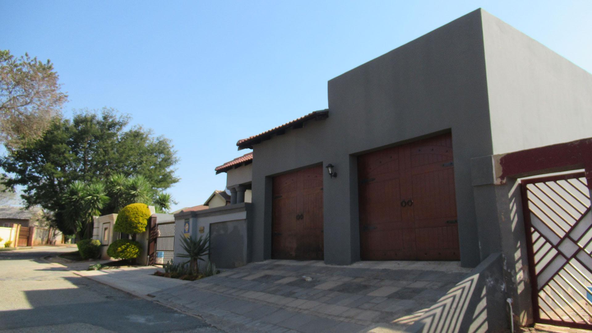 Front View of property in Cosmo City