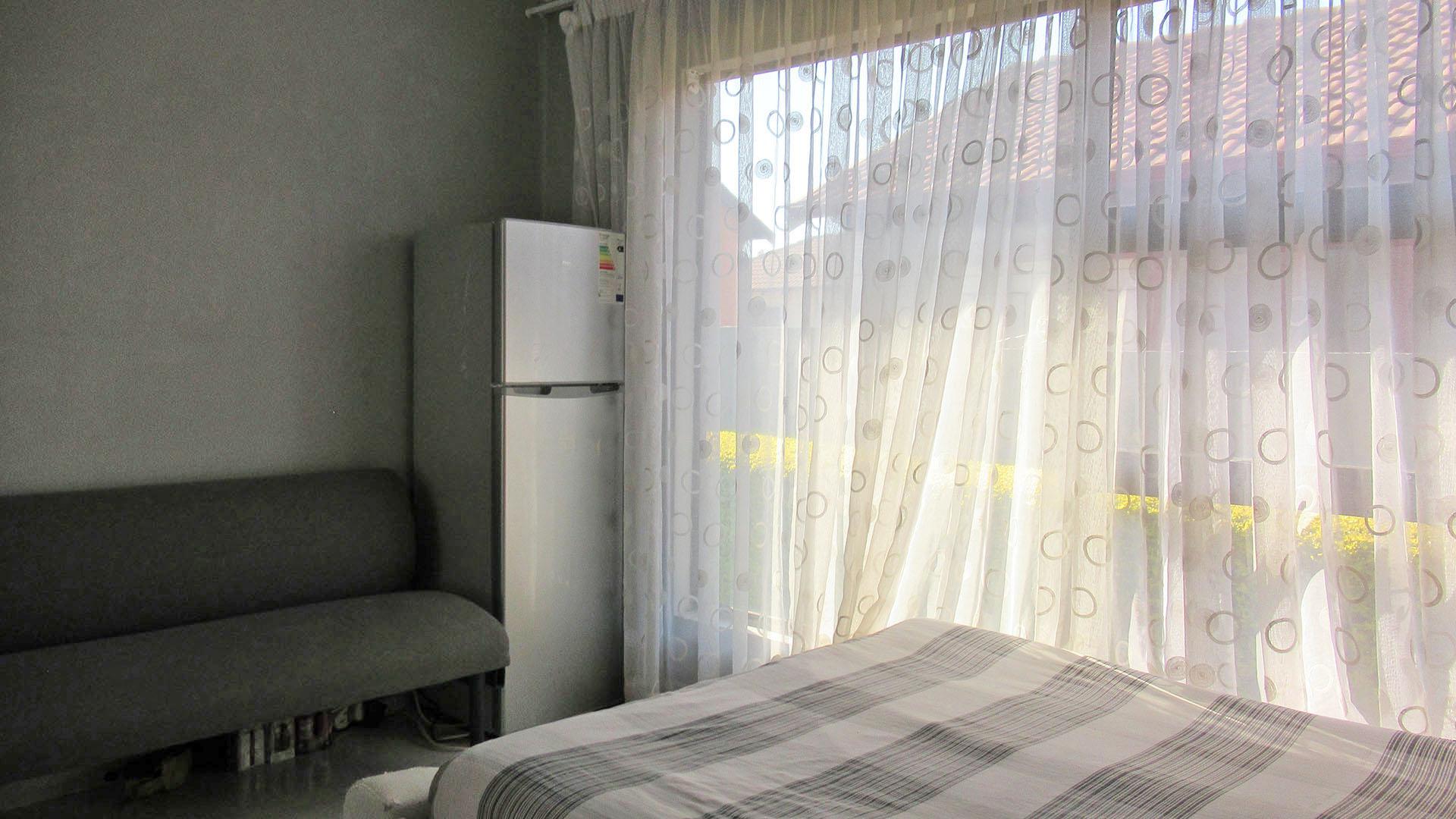 Bed Room 2 - 12 square meters of property in Cosmo City