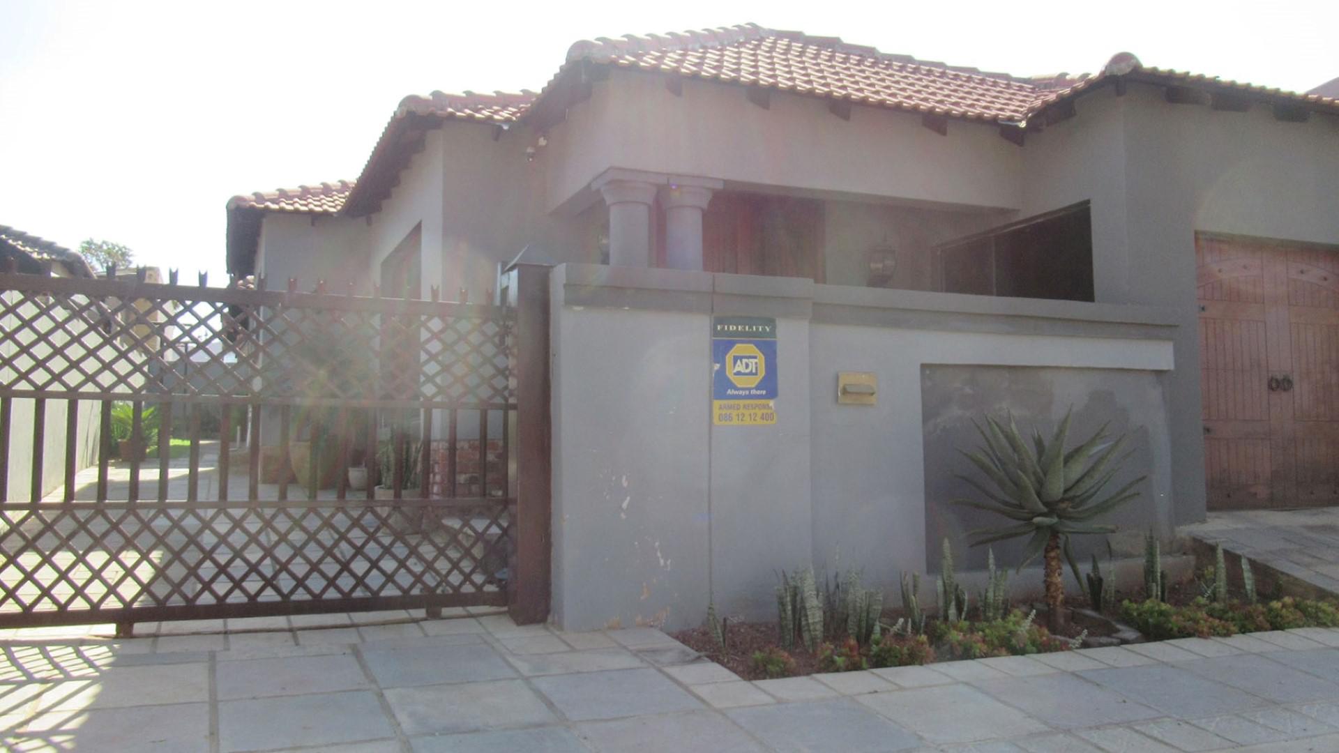 Front View of property in Cosmo City