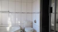Main Bathroom - 7 square meters of property in Glen Ridge (Gauteng - West)