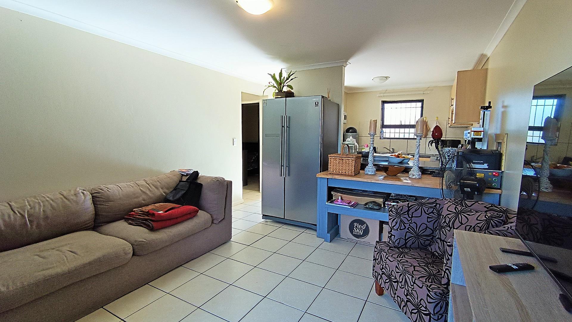 Lounges - 20 square meters of property in Gordons Bay