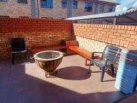 2 Bedroom 2 Bathroom Sec Title to Rent for sale in Meyersdal