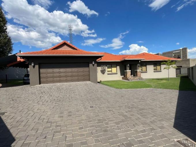 4 Bedroom House for Sale For Sale in Vanderbijlpark - MR679092