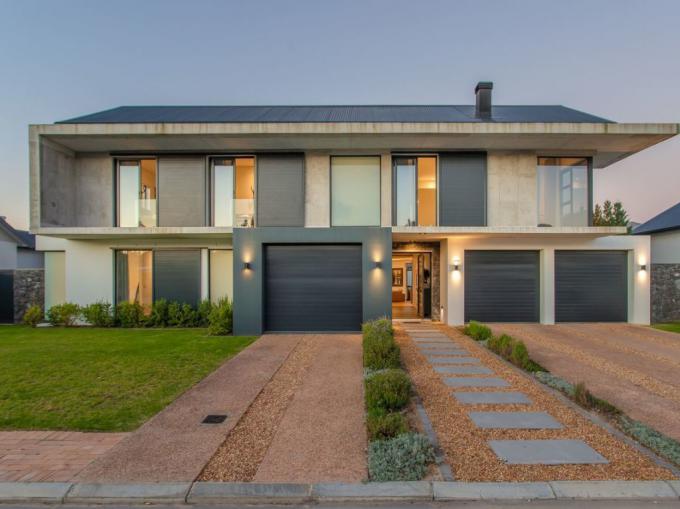 4 Bedroom House for Sale For Sale in Paarl - MR679100