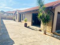  of property in Geelhoutpark