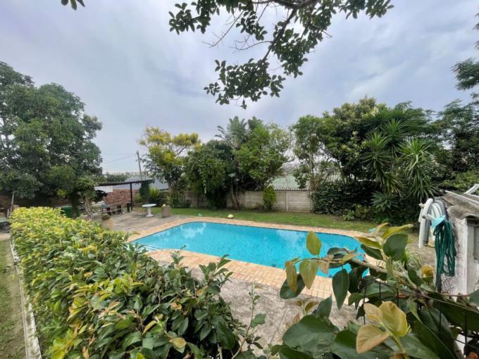 4 Bedroom House for Sale For Sale in Amalinda - MR679112