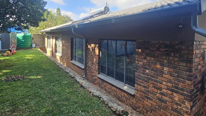 3 Bedroom Duet for Sale For Sale in Mountain View - MR679122