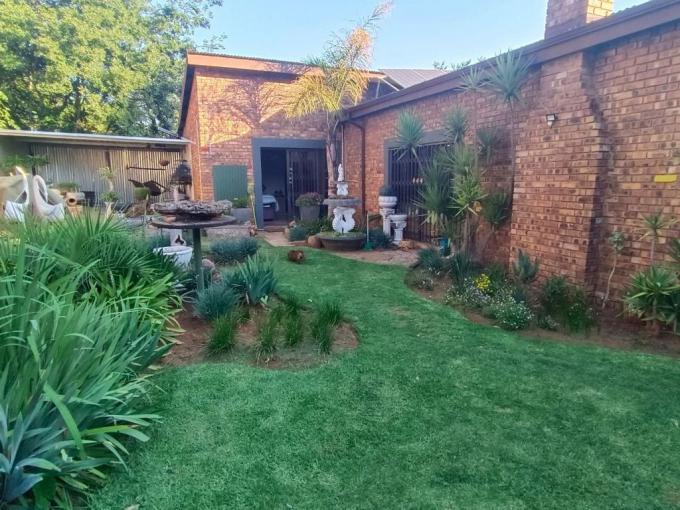 4 Bedroom House for Sale For Sale in Rensburg - MR679155