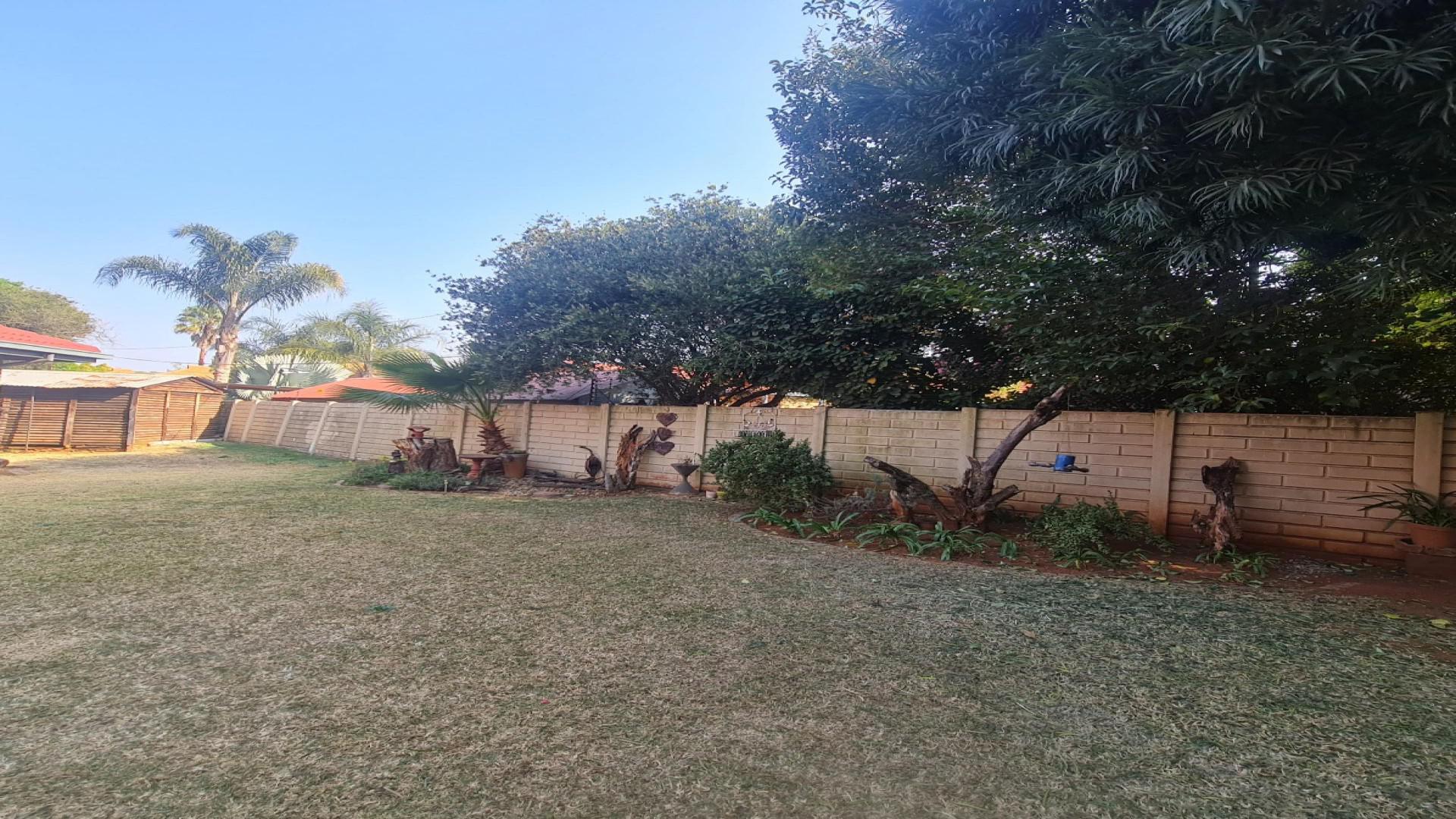 Backyard of property in Pierre van Ryneveld