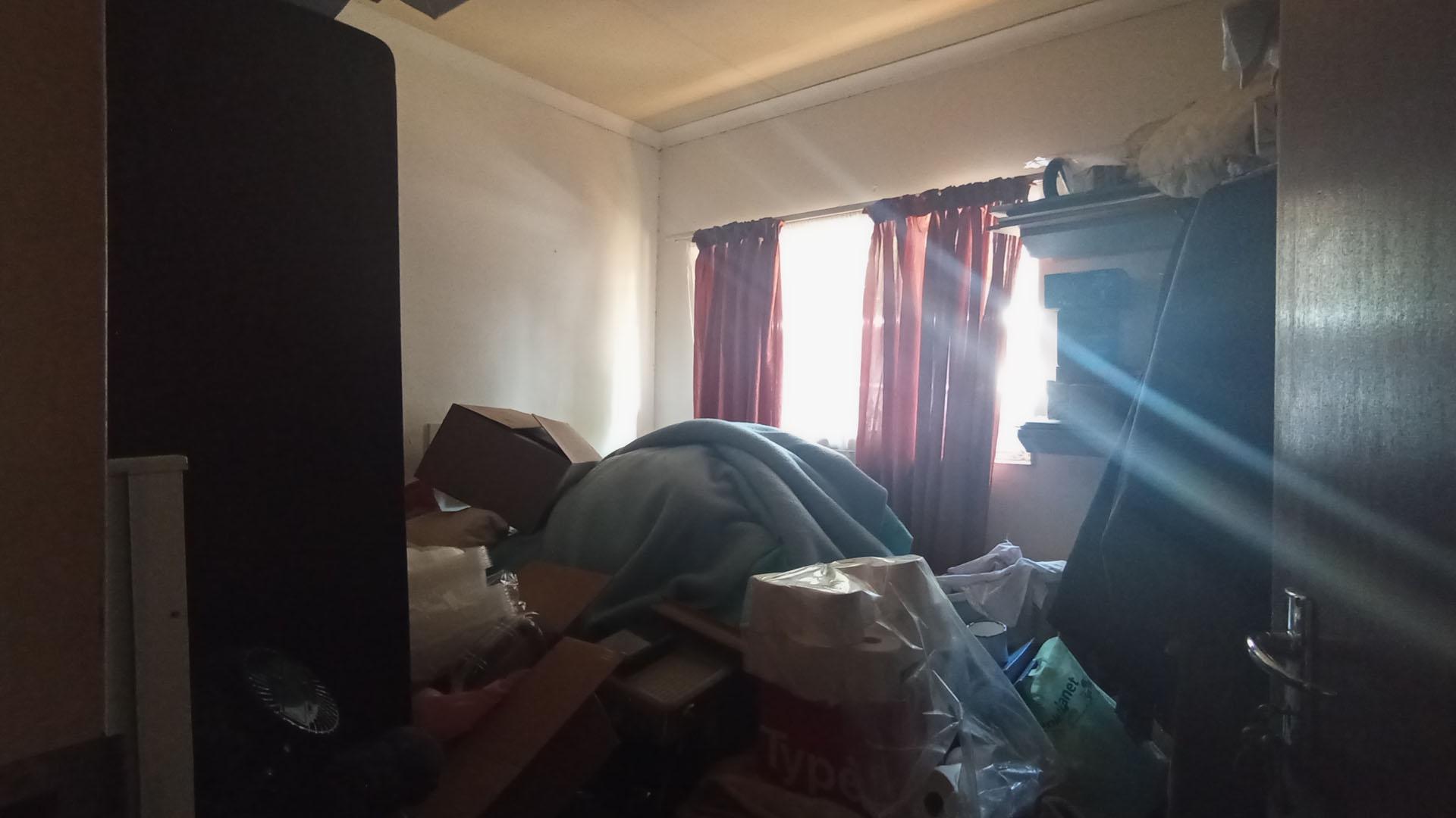 Bed Room 1 - 6 square meters of property in Pierre van Ryneveld