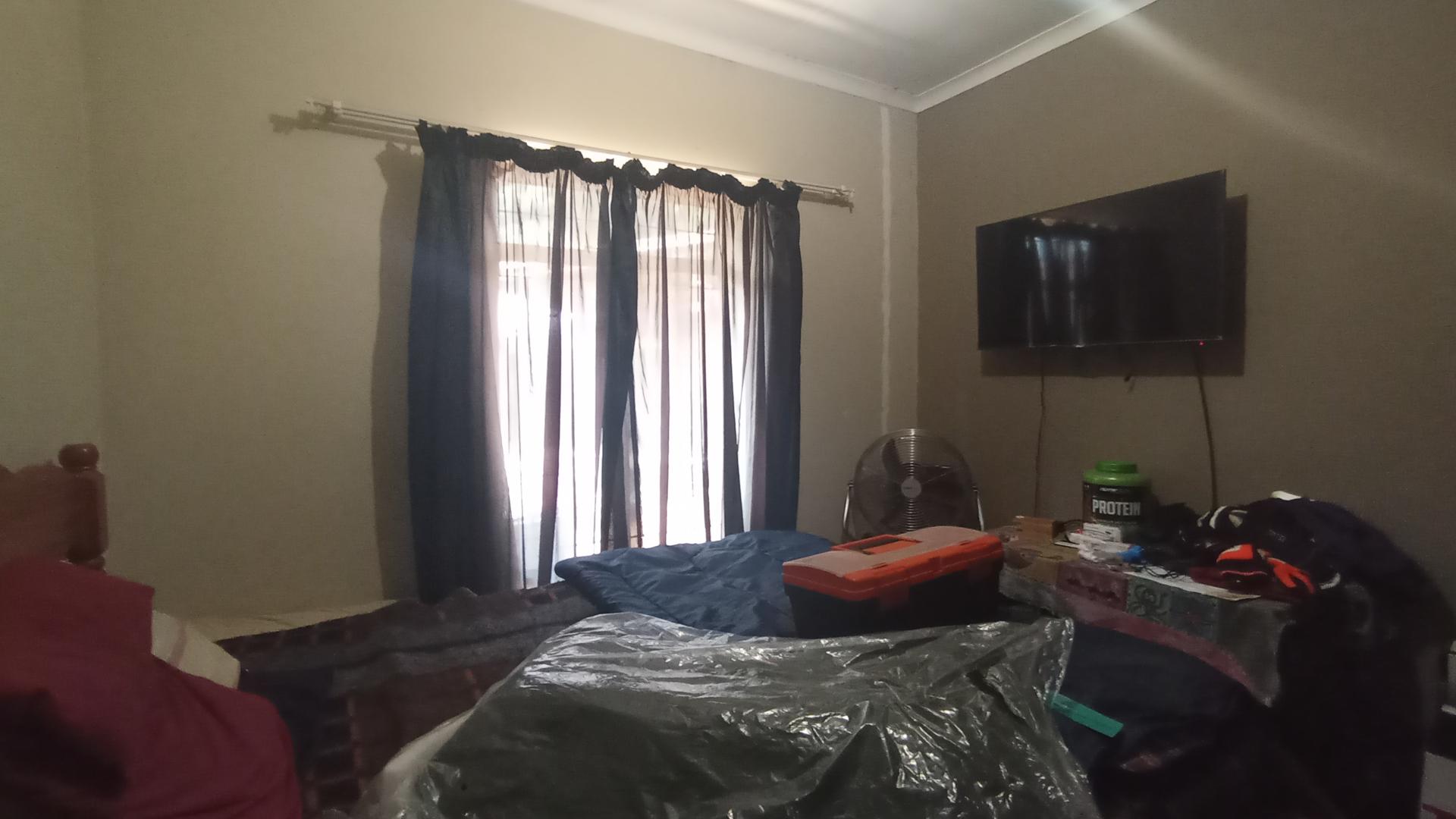 Bed Room 2 - 8 square meters of property in Pierre van Ryneveld