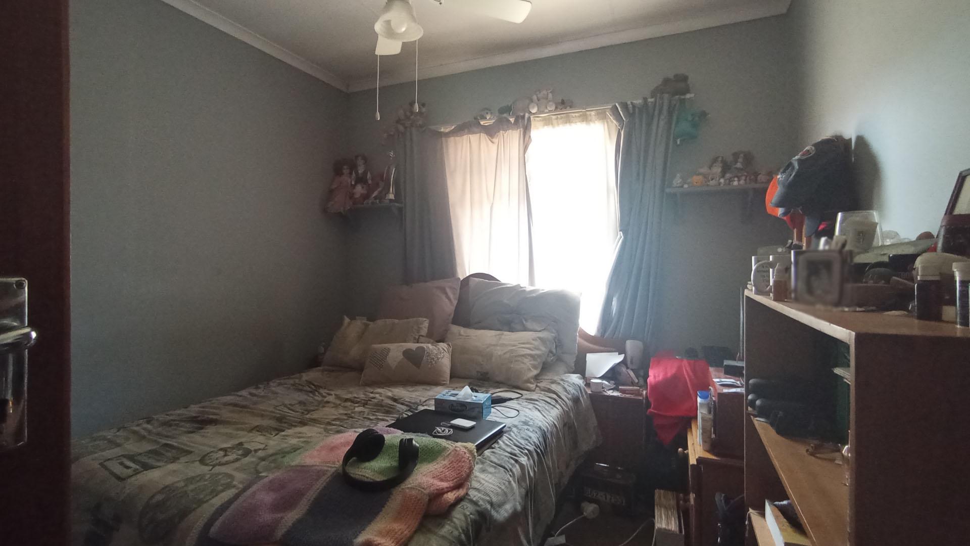 Bed Room 3 - 9 square meters of property in Pierre van Ryneveld