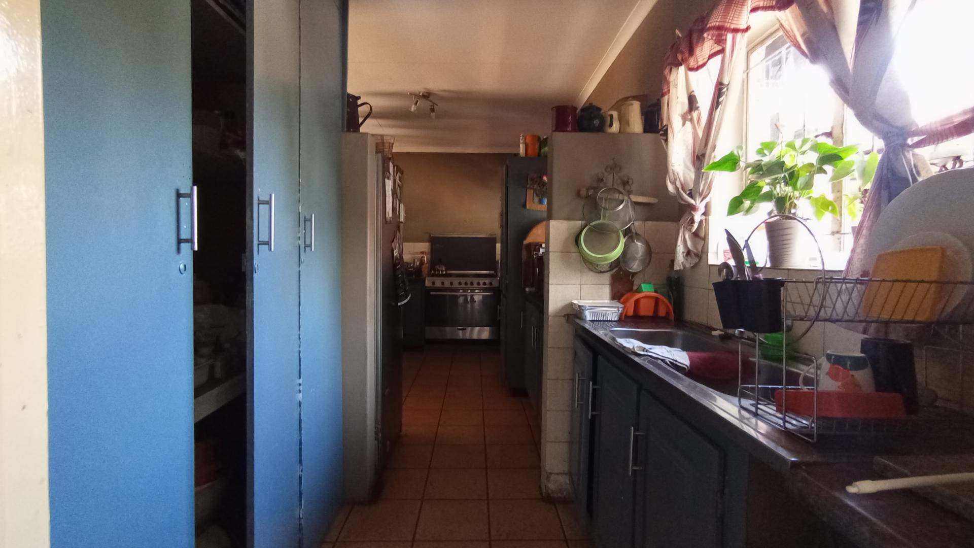 Kitchen - 12 square meters of property in Pierre van Ryneveld