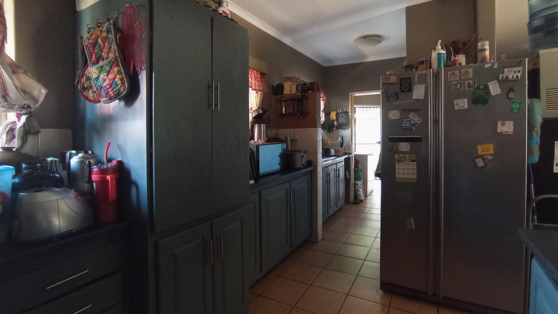 Kitchen - 12 square meters of property in Pierre van Ryneveld