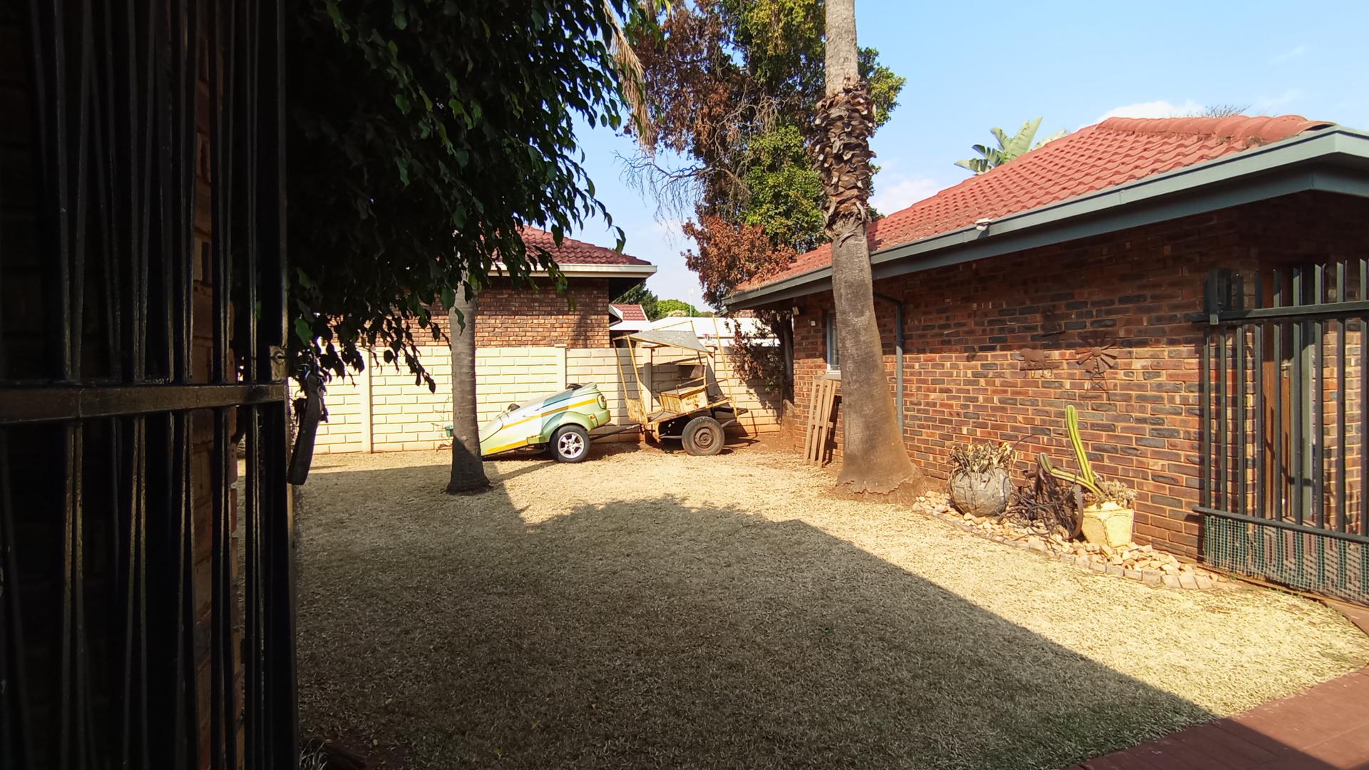 Backyard of property in Pierre van Ryneveld