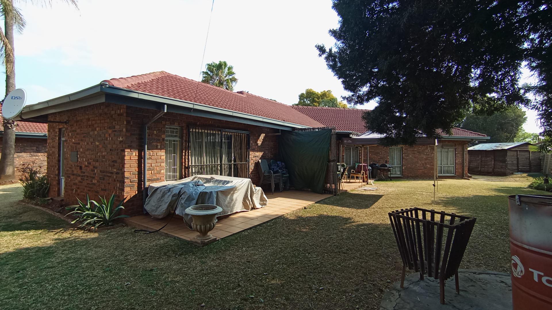 Backyard of property in Pierre van Ryneveld