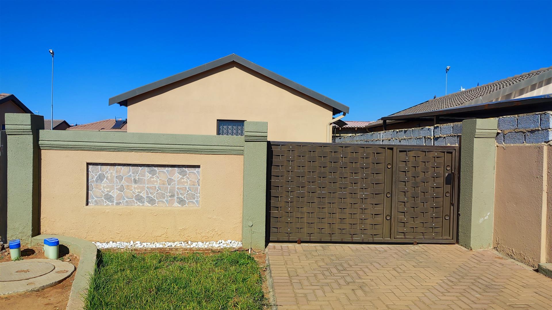 Front View of property in Windmill Park