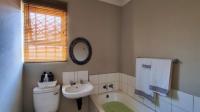 Bathroom 1 - 4 square meters of property in Windmill Park
