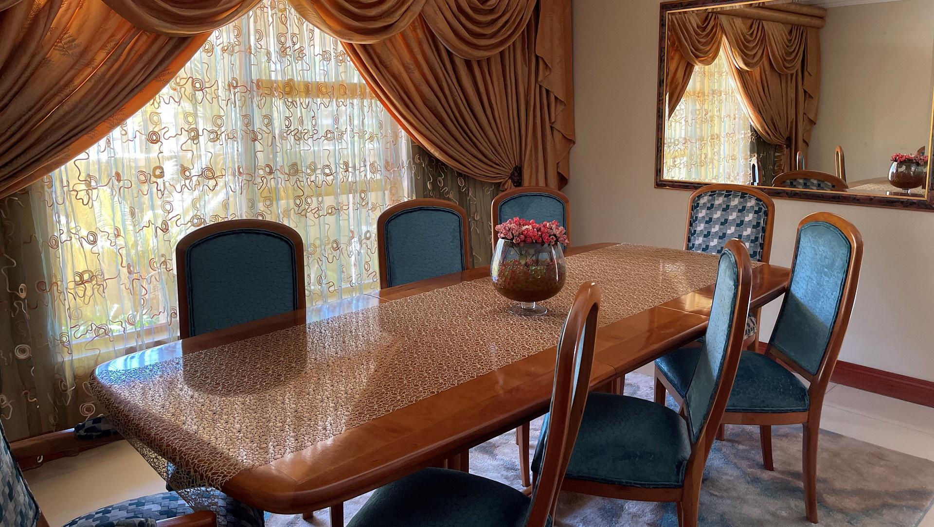 Dining Room of property in Blue Valley Golf Estate