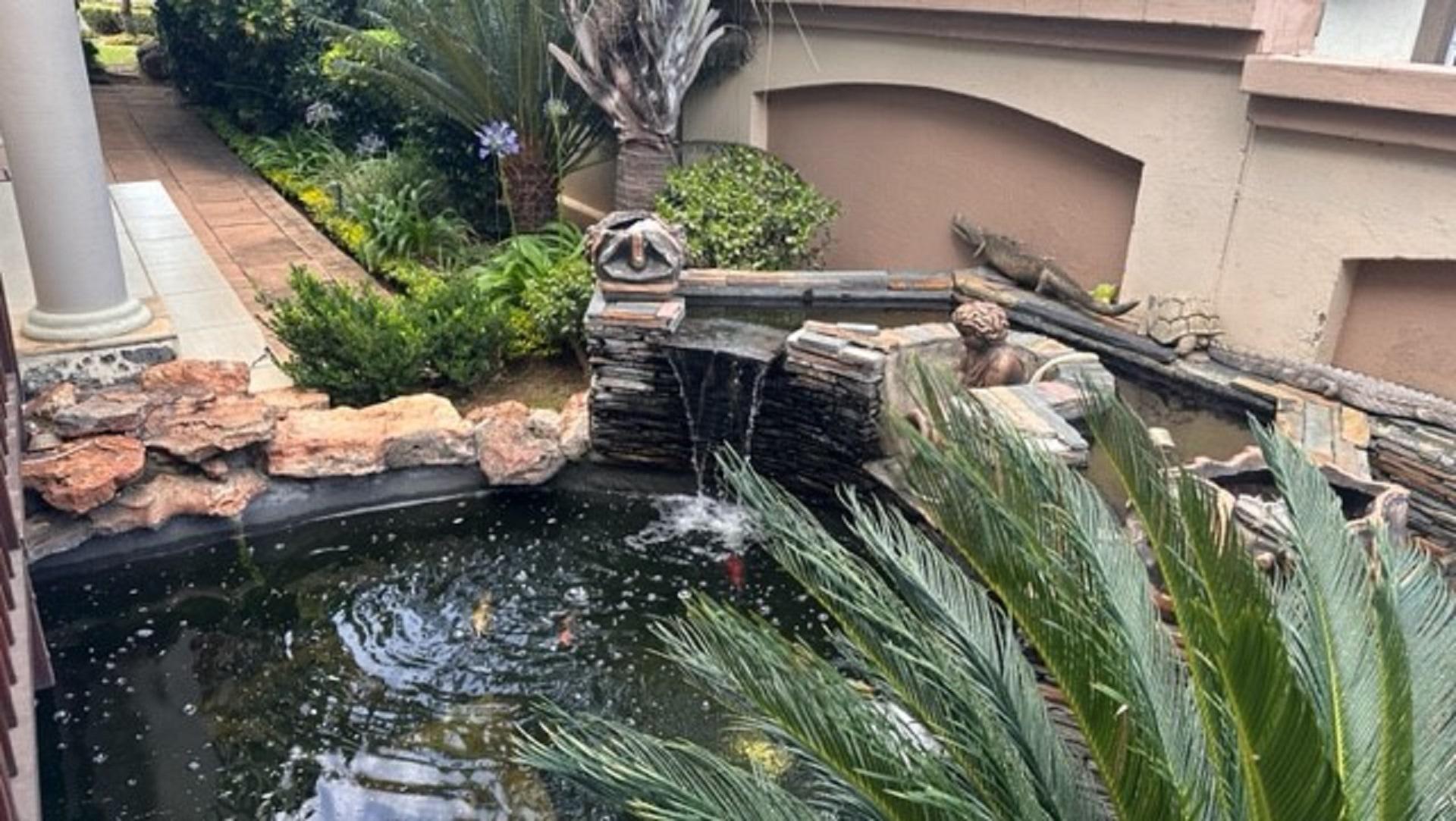 Garden of property in Blue Valley Golf Estate