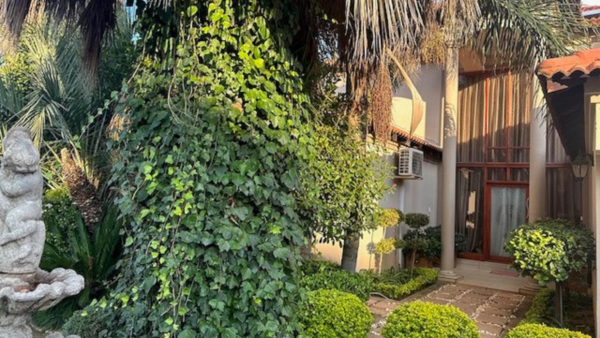 Front View of property in Blue Valley Golf Estate