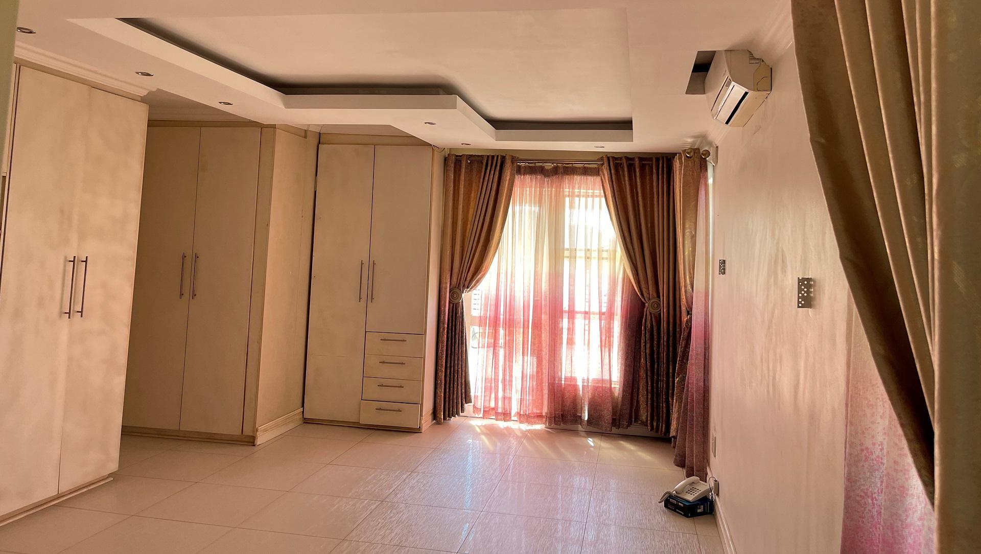 Main Bedroom of property in Blue Valley Golf Estate
