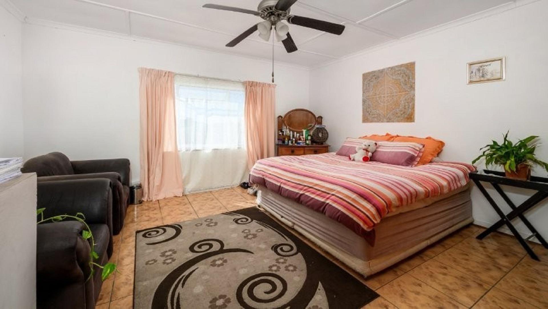 Bed Room 1 of property in Newton Park