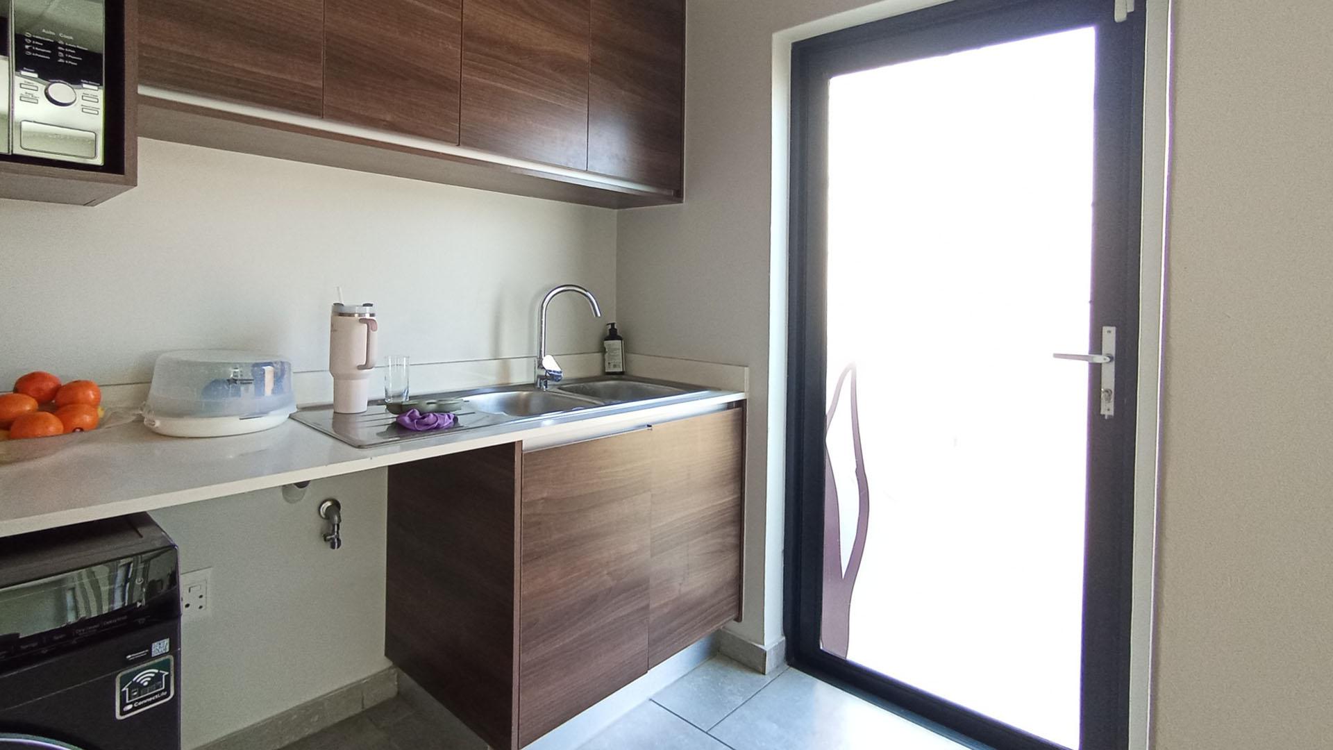 Scullery - 6 square meters of property in Crowthorne AH