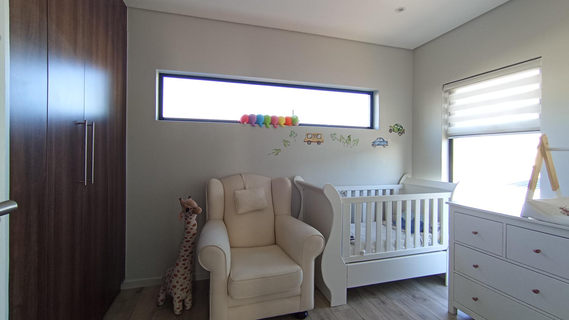 Bed Room 1 - 12 square meters of property in Crowthorne AH