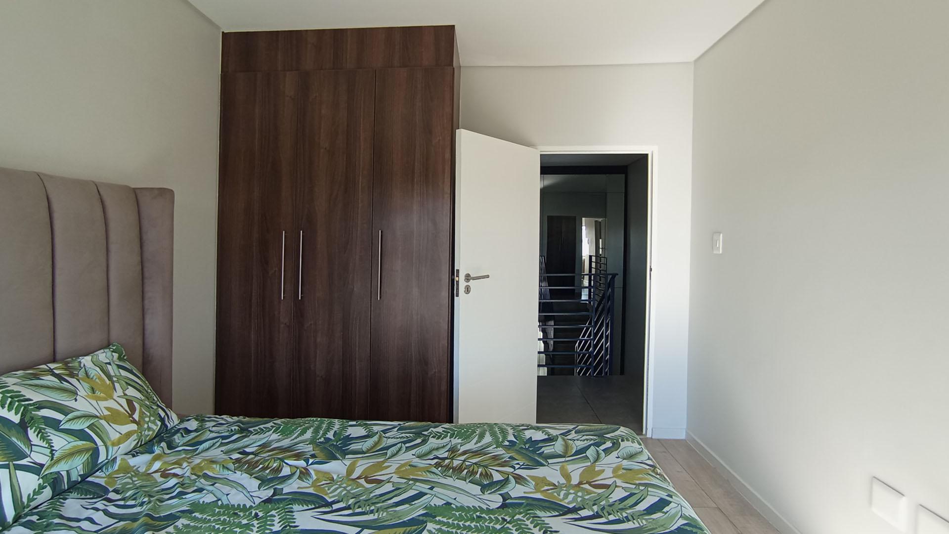 Bathroom 1 - 6 square meters of property in Crowthorne AH