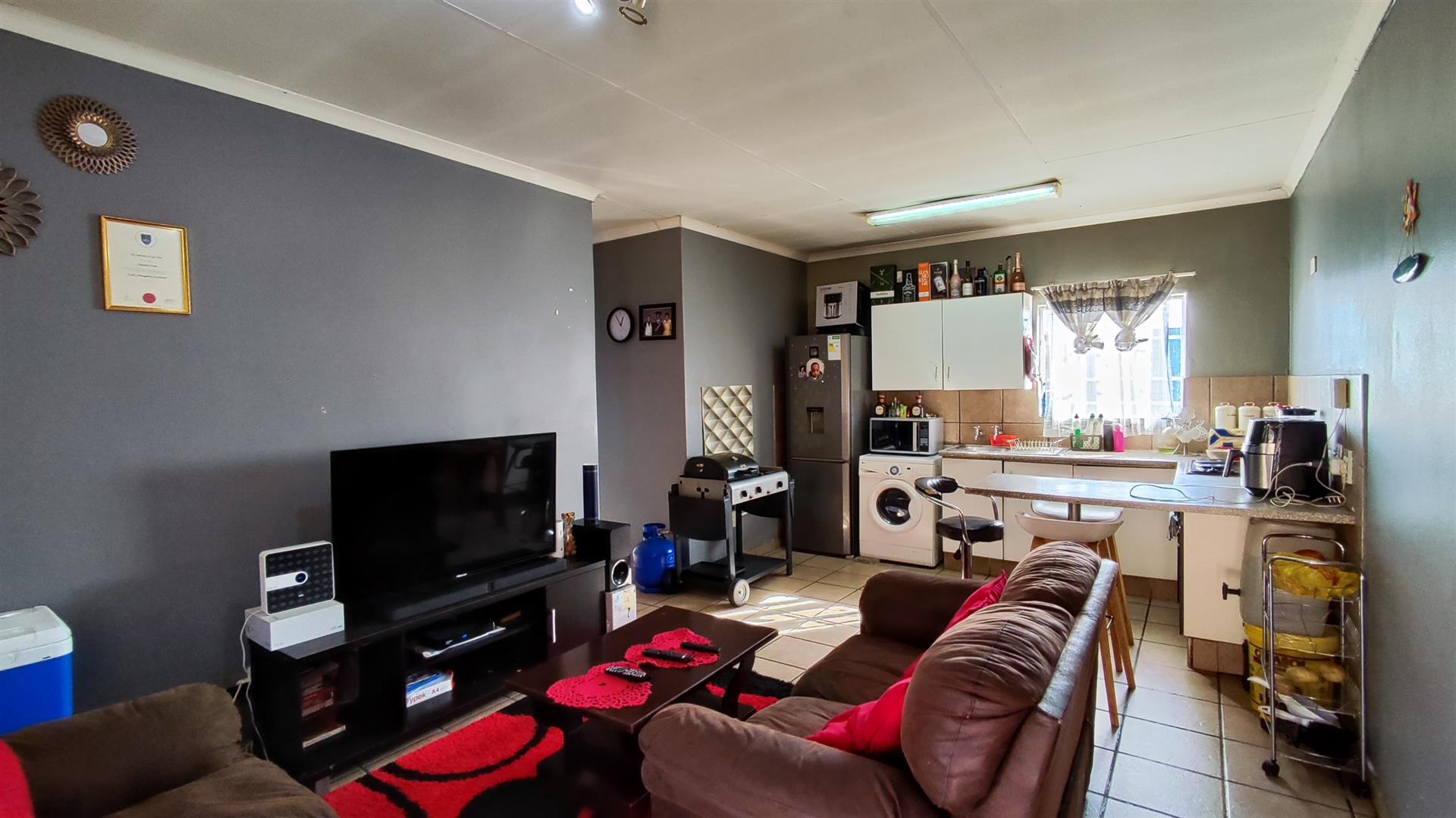 Lounges - 13 square meters of property in Kempton Park