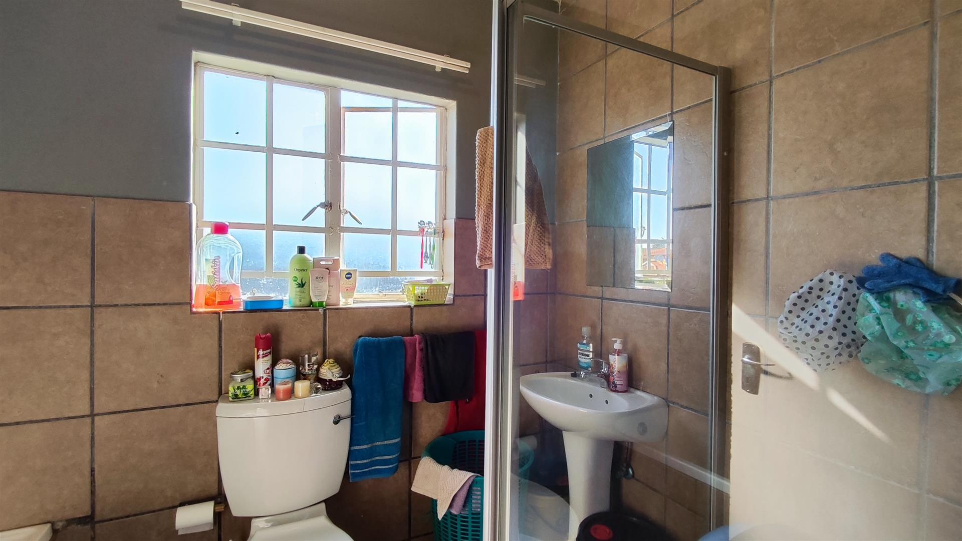 Bathroom 1 - 5 square meters of property in Kempton Park