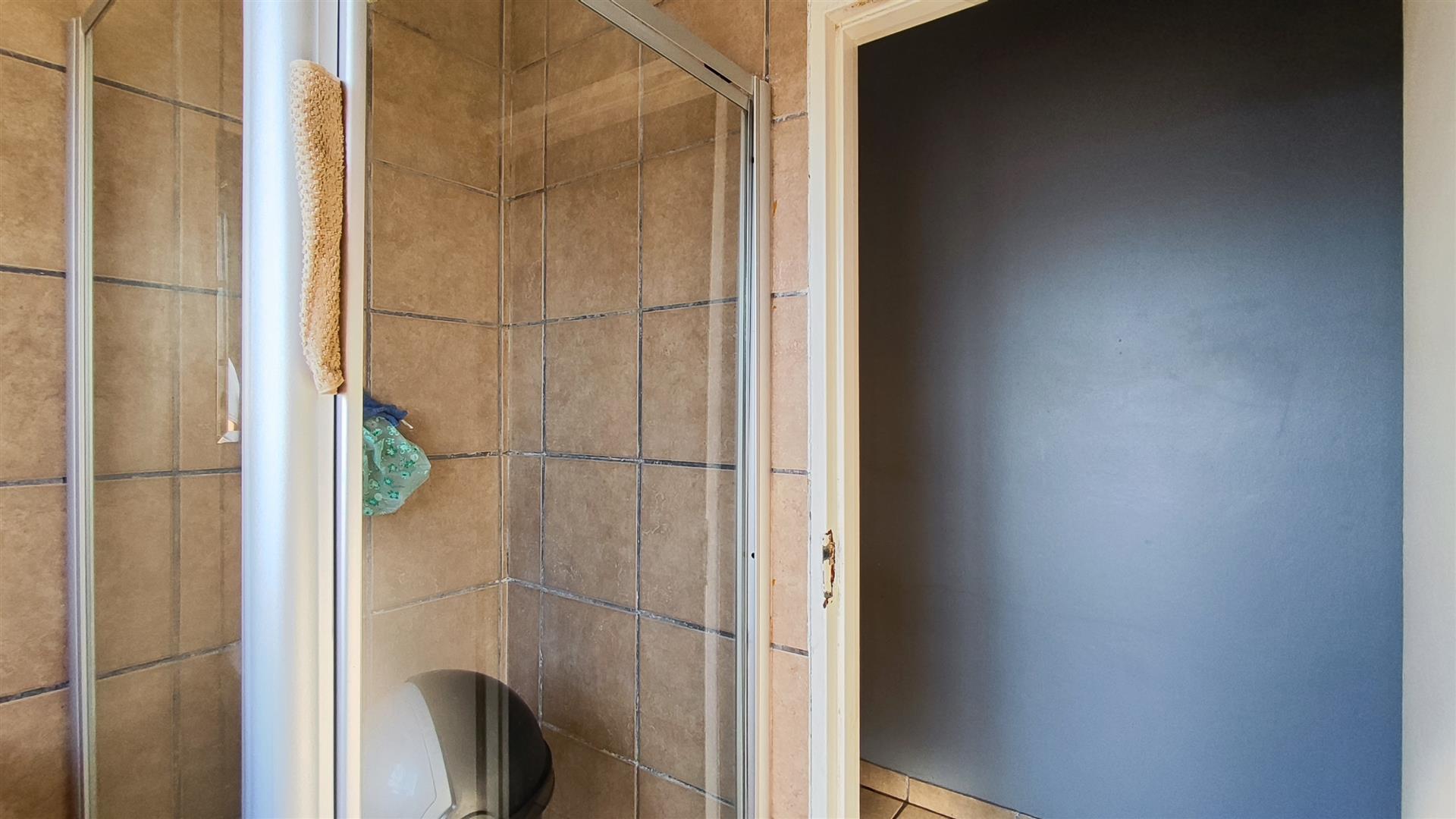 Bathroom 1 - 5 square meters of property in Kempton Park