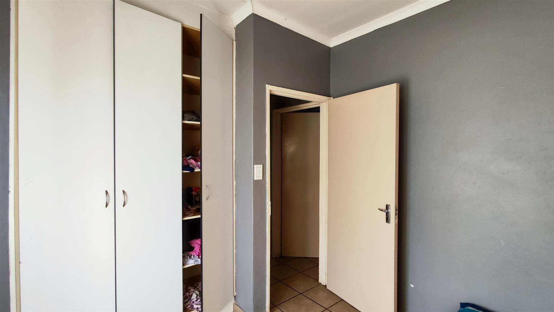 Bed Room 1 - 9 square meters of property in Kempton Park