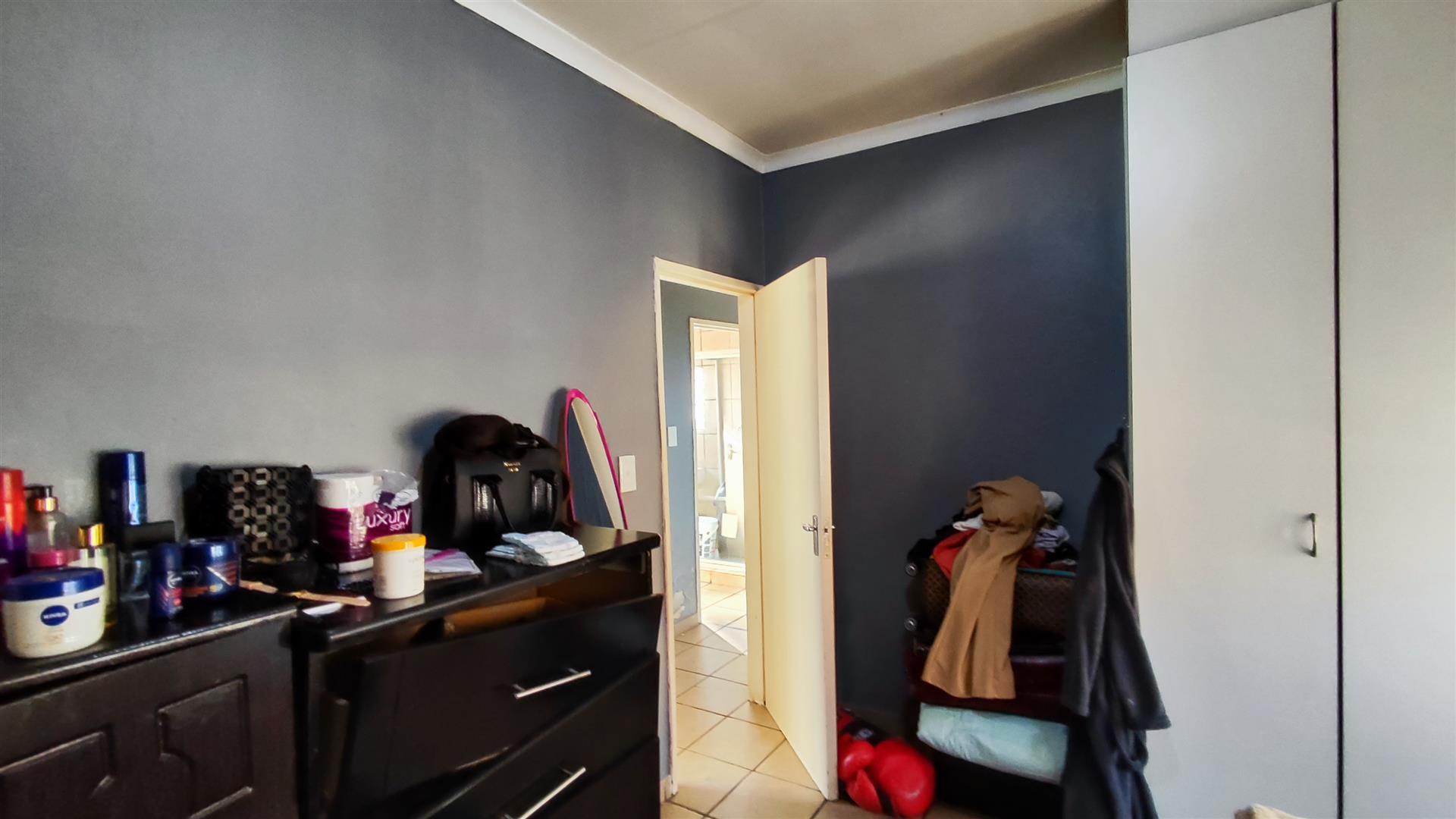 Bed Room 2 - 11 square meters of property in Kempton Park