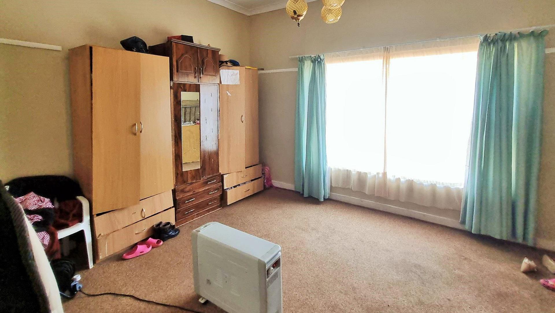 Bed Room 1 of property in Trompsburg