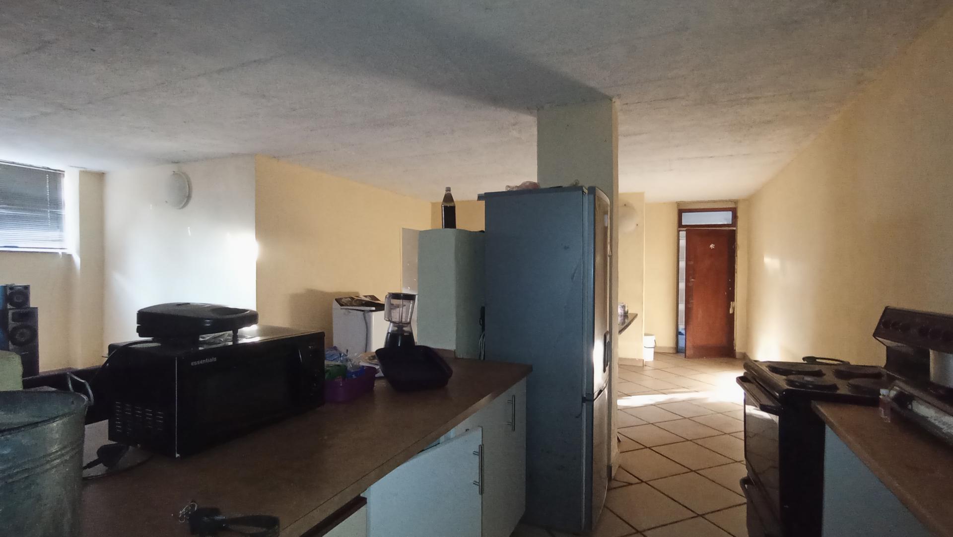Kitchen - 10 square meters of property in Symhurst