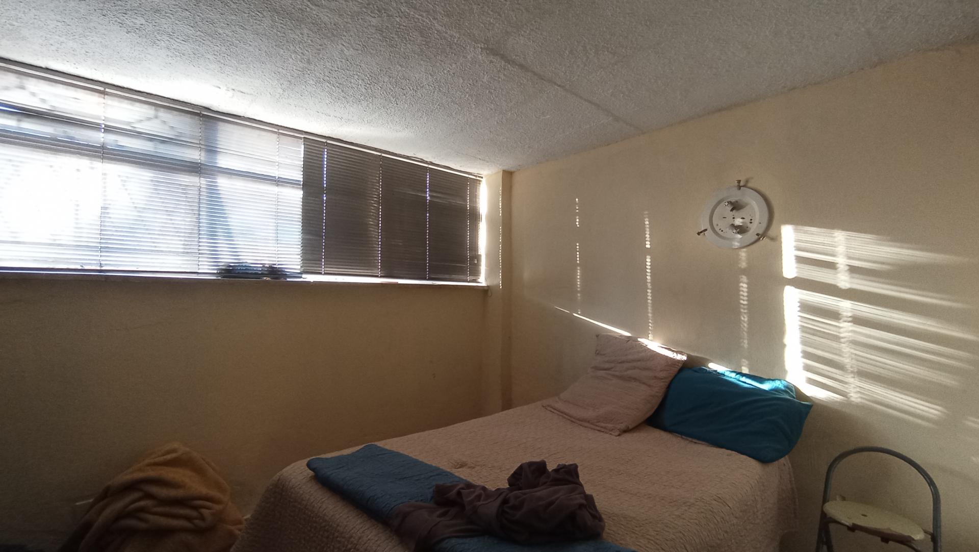 Bed Room 1 - 14 square meters of property in Symhurst