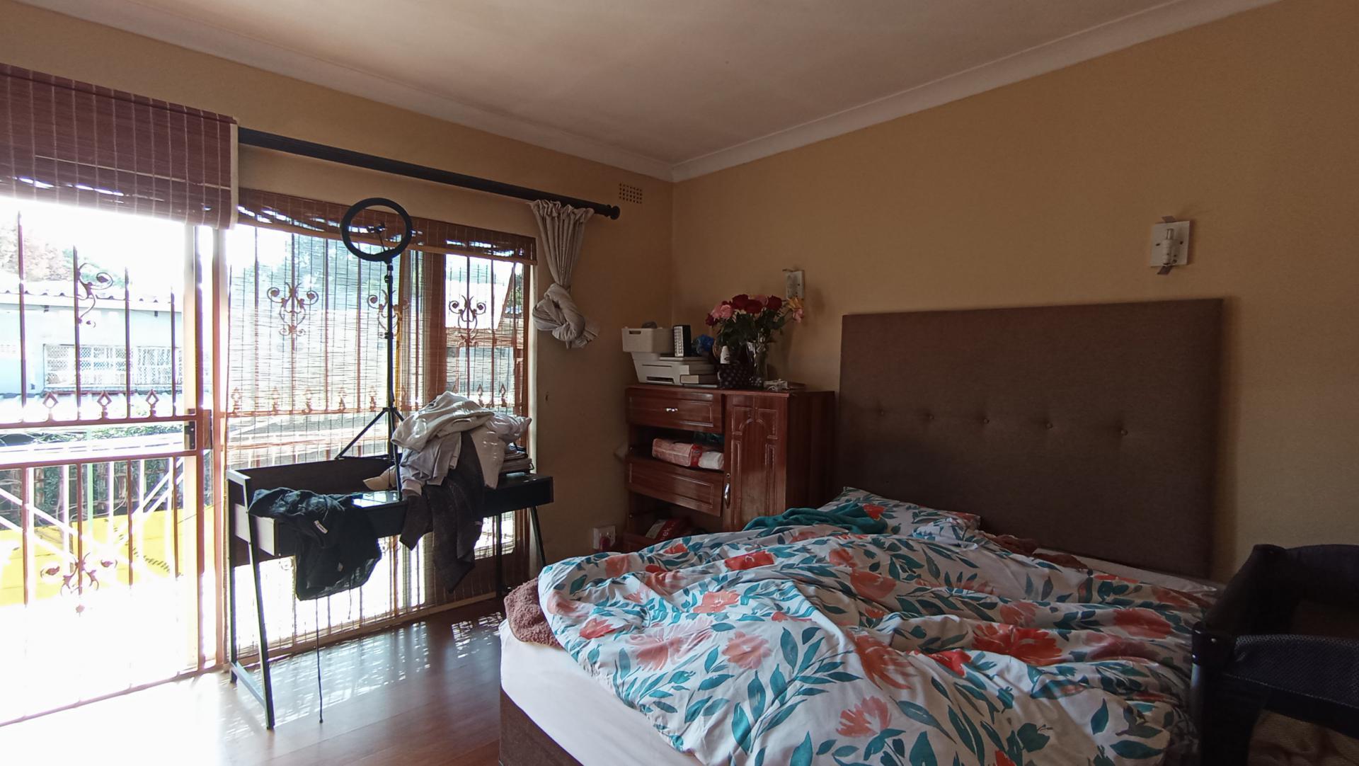 Bed Room 2 - 17 square meters of property in Fontainebleau