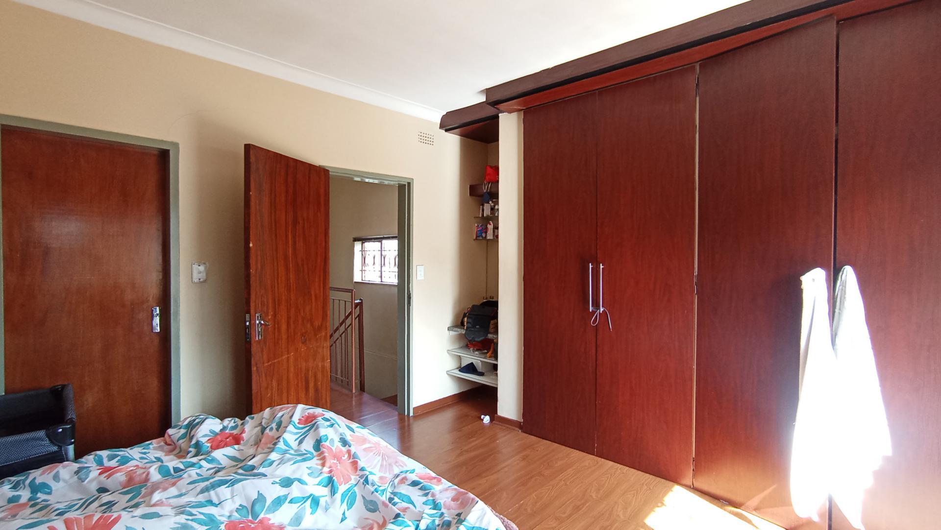 Bed Room 2 - 17 square meters of property in Fontainebleau